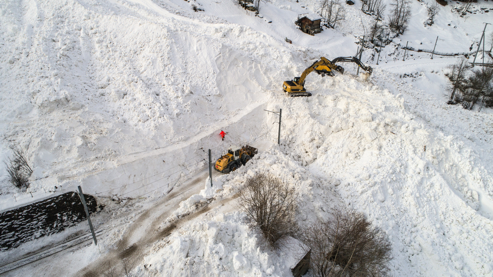 Schneeräumung nach Lawine im Blattbach (Herbriggen/St. Niklaus) im Januar 2018
